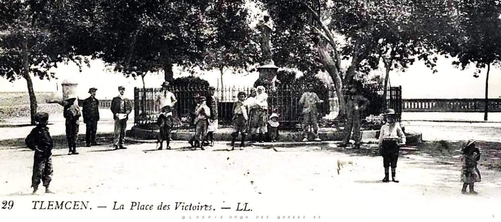 1081- Tlemcen - Place des Victoires2.jpg